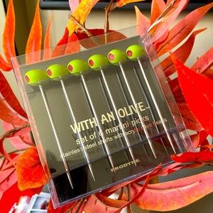 🫒 Martini Olive Pick Set of 6! 🫒